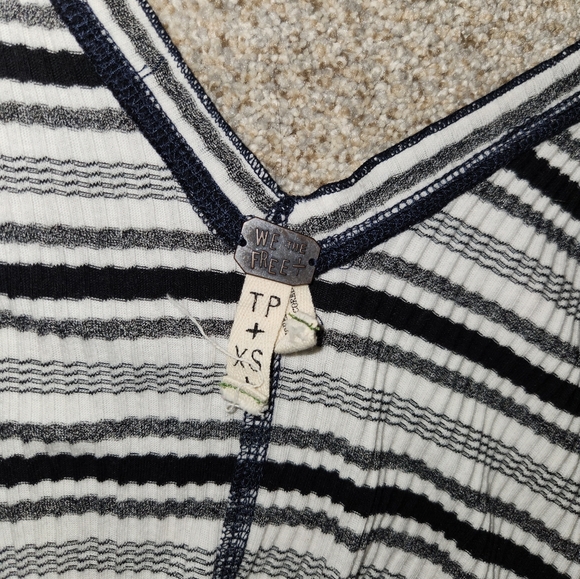 WE THE FREE swin cover up or long tank top - Picture 5 of 5